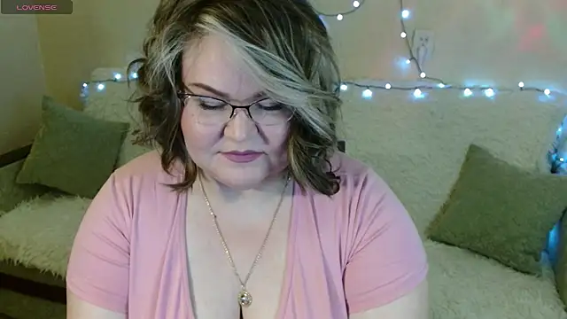 Vivien  wet online show from February 2025 08:06:02 PM