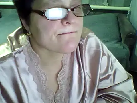 Snapshot of ElzaJewel chatting on February 2025 10:32:01 PM ElzaJewel online show from February 2025 10:32:01 PM