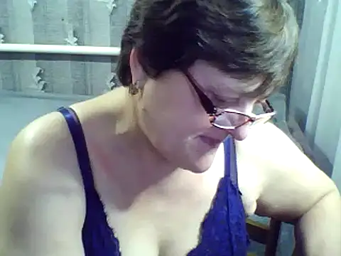 Snapshot of ElzaJewel chatting on February 2025 10:59:02 PM ElzaJewel online show from February 2025 10:59:02 PM