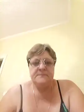 Snapshot of ElzaJewel chatting on September 2025 08:36:01 PM ElzaJewel online show from September 2025 08:36:01 PM