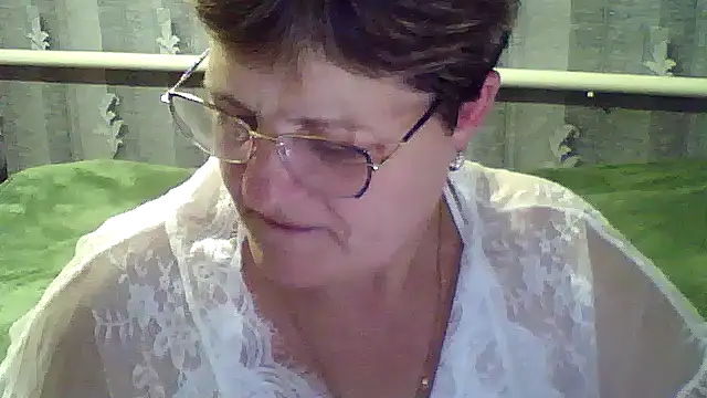 Snapshot of ElzaJewel chatting on October 2025 06:52:01 PM ElzaJewel online show from October 2025 06:52:01 PM