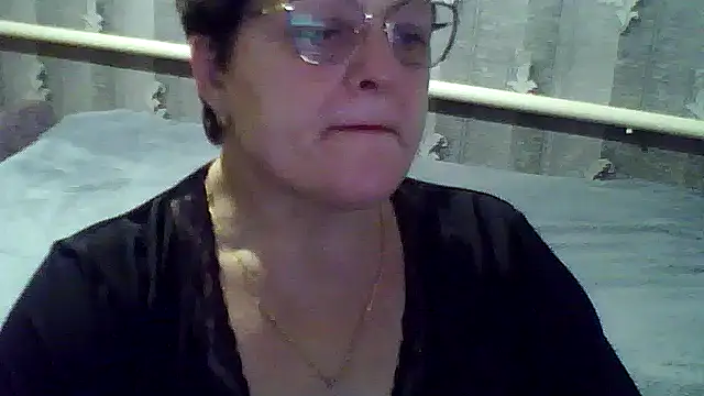 Snapshot of ElzaJewel chatting on November 2025 08:25:02 PM ElzaJewel online show from November 2025 08:25:02 PM