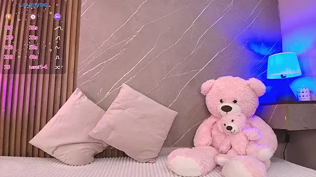 ariana jhonson1 online show from February 2026 12:17:02 PM