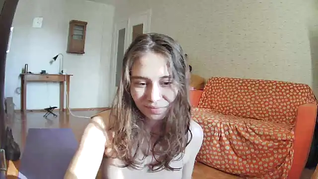 Snapshot of girliemilk chatting on February 2025 09:44:01 AM girliemilk online show from February 2025 09:44:01 AM