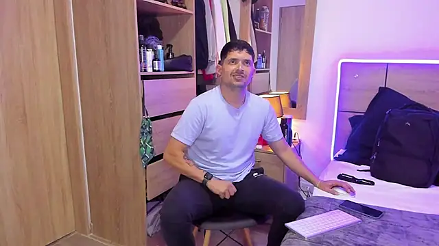 ILoveNYStyle online show from March 2025 11:47:01 PM