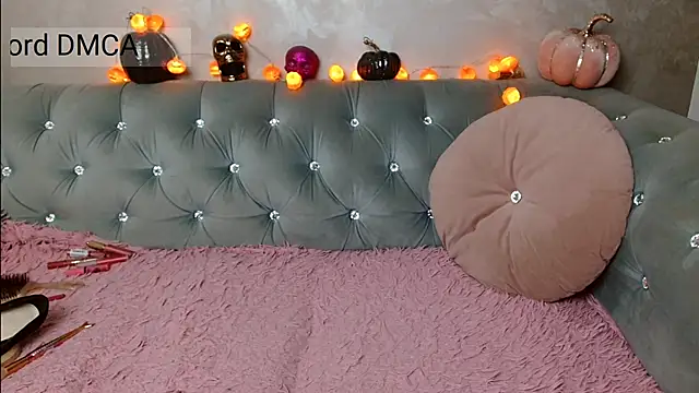 Snapshot of xoCaroxQueenxo chatting on October 2025 11:15:02 PM xoCaroxQueenxo online show from October 2025 11:15:02 PM