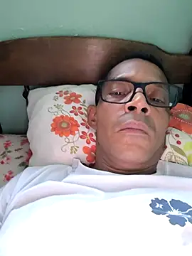 Renato571 online show from April 2026 08:33:02 PM