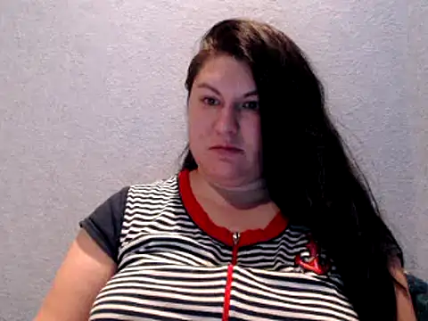 KiraSwee online show from December 2024 06:45:02 PM