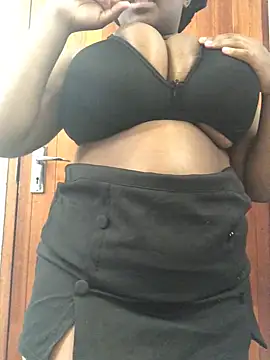 Snapshot of servingBigTitis chatting on February 2025 07:13:02 AM servingBigTitis online show from February 2025 07:13:02 AM