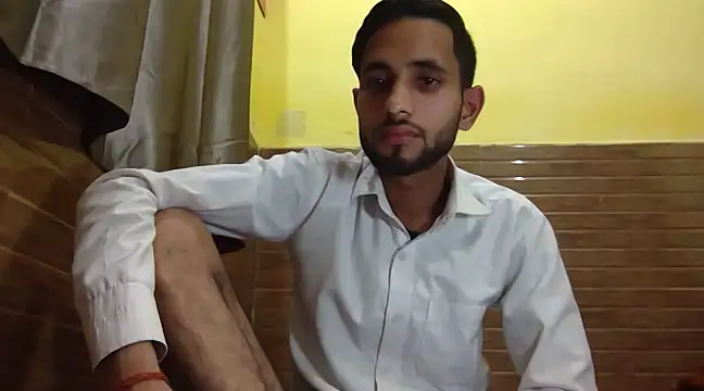 Snapshot of Queen_Couple chatting on February 2025 05:32:02 PM Queen Couple online show from February 2025 05:32:02 PM