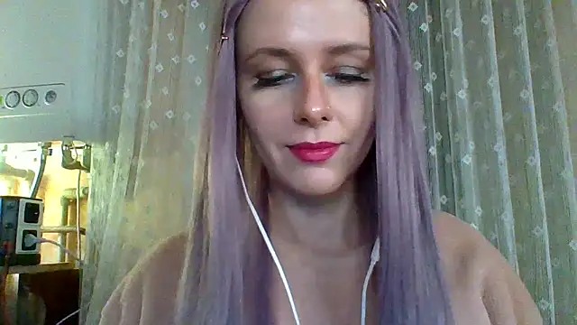 Snapshot of LuminousLady chatting on February 2025 09:49:01 PM LuminousLady online show from February 2025 09:49:01 PM