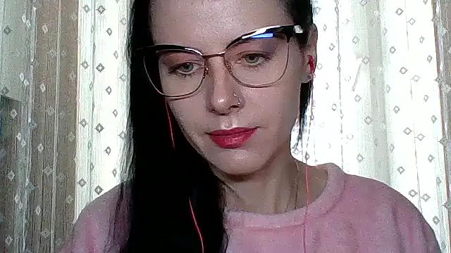 Snapshot of LuminousLady chatting on September 2025 07:30:02 AM LuminousLady online show from September 2025 07:30:02 AM