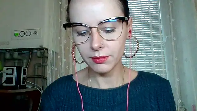 Snapshot of LuminousLady chatting on September 2025 07:24:02 AM LuminousLady online show from September 2025 07:24:02 AM