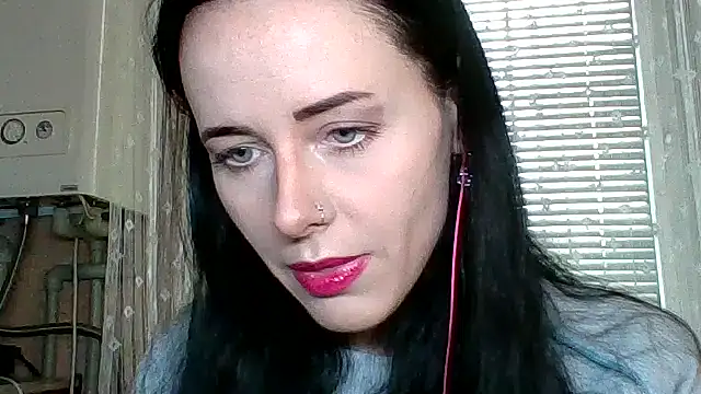 Snapshot of LuminousLady chatting on October 2025 01:22:02 PM LuminousLady online show from October 2025 01:22:02 PM