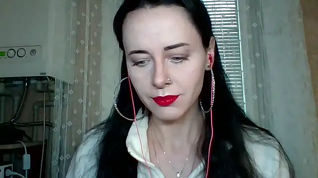 Snapshot of LuminousLady chatting on October 2025 07:07:02 AM LuminousLady online show from October 2025 07:07:02 AM