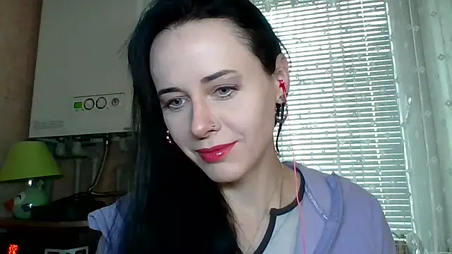 Snapshot of LuminousLady chatting on October 2025 07:49:02 AM LuminousLady online show from October 2025 07:49:02 AM