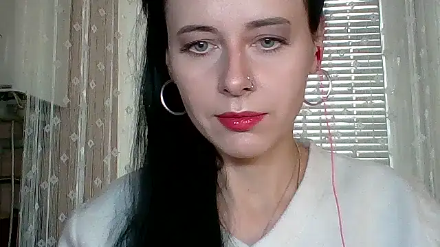 Snapshot of LuminousLady chatting on October 2025 10:17:02 AM LuminousLady online show from October 2025 10:17:02 AM