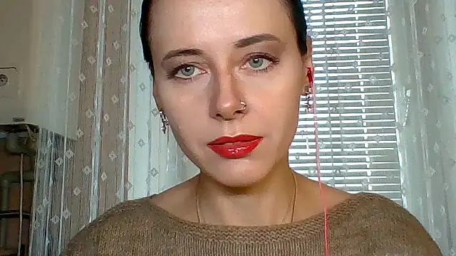 Snapshot of LuminousLady chatting on October 2025 10:06:01 AM LuminousLady online show from October 2025 10:06:01 AM