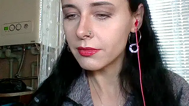 Snapshot of LuminousLady chatting on November 2025 10:28:01 AM LuminousLady online show from November 2025 10:28:01 AM