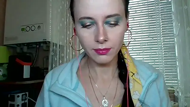 Snapshot of LuminousLady chatting on November 2025 11:00:02 AM LuminousLady online show from November 2025 11:00:02 AM