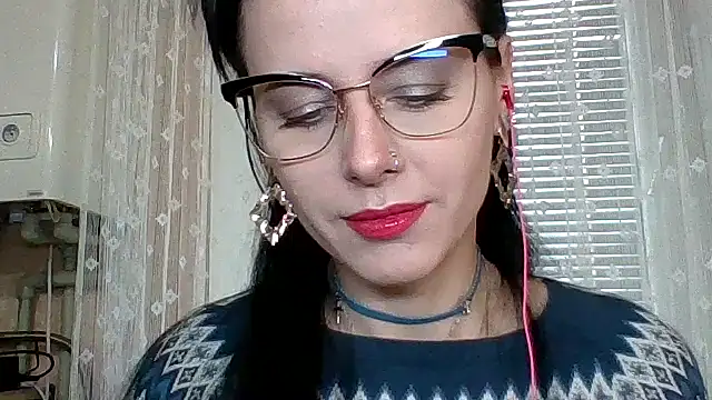 Snapshot of LuminousLady chatting on November 2025 10:48:01 AM LuminousLady online show from November 2025 10:48:01 AM