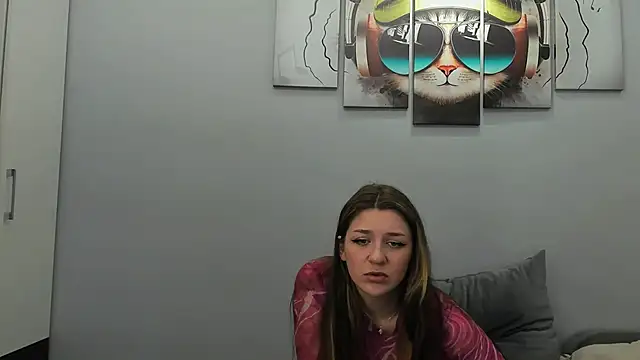 Snapshot of MollyMi0 chatting on February 2025 12:19:02 AM MollyMi0 online show from February 2025 12:19:02 AM