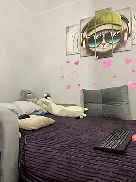 Snapshot of MollyMi0 chatting on February 2025 09:19:02 PM MollyMi0 online show from February 2025 09:19:02 PM