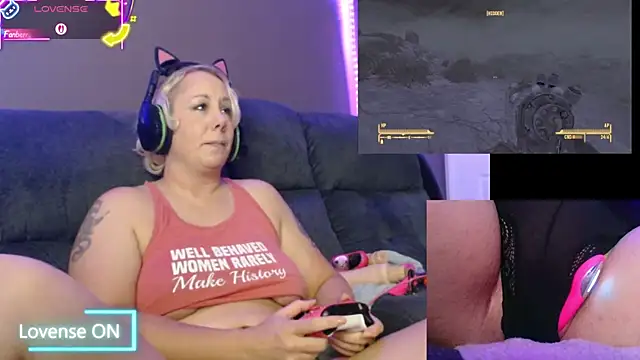 Snapshot of Trixiekittycutie chatting on September 2025 06:52:02 PM Trixiekittycutie online show from September 2025 06:52:02 PM