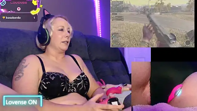 Snapshot of Trixiekittycutie chatting on September 2025 01:32:02 AM Trixiekittycutie online show from September 2025 01:32:02 AM