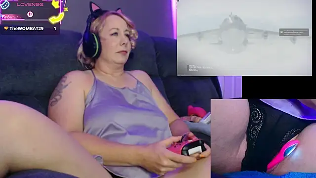 Snapshot of Trixiekittycutie chatting on October 2025 12:52:02 AM Trixiekittycutie online show from October 2025 12:52:02 AM