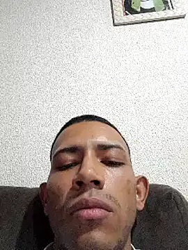 Snapshot of Mineirinho043 chatting on February 2025 11:21:02 PM Mineirinho043 online show from February 2025 11:21:02 PM