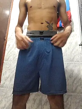 Snapshot of Mineirinho043 chatting on February 2025 02:18:01 AM Mineirinho043 online show from February 2025 02:18:01 AM