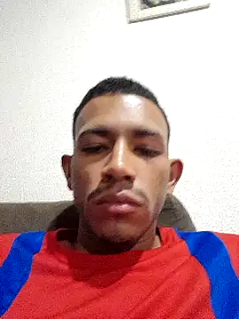 Snapshot of Mineirinho043 chatting on March 2025 01:31:02 AM Mineirinho043 online show from March 2025 01:31:02 AM