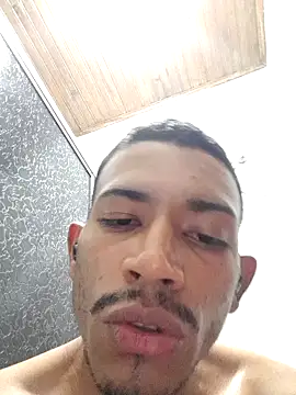 Snapshot of Mineirinho043 chatting on March 2025 02:01:02 AM Mineirinho043 online show from March 2025 02:01:02 AM