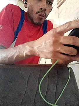 Snapshot of Mineirinho043 chatting on March 2025 05:13:01 PM Mineirinho043 online show from March 2025 05:13:01 PM