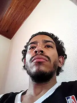 Snapshot of Mineirinho043 chatting on October 2025 02:58:02 PM Mineirinho043 online show from October 2025 02:58:02 PM