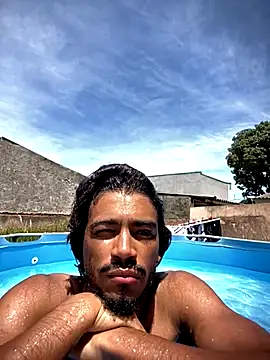 Snapshot of Mineirinho043 chatting on November 2025 04:42:02 PM Mineirinho043 online show from November 2025 04:42:02 PM