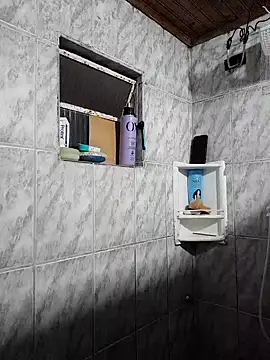 Snapshot of Mineirinho043 chatting on December 2025 04:43:02 AM Mineirinho043 online show from December 2025 04:43:02 AM