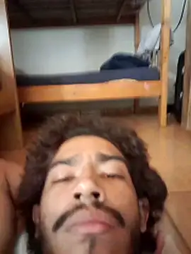 Snapshot of Mineirinho043 chatting on December 2025 06:26:01 PM Mineirinho043 online show from December 2025 06:26:01 PM