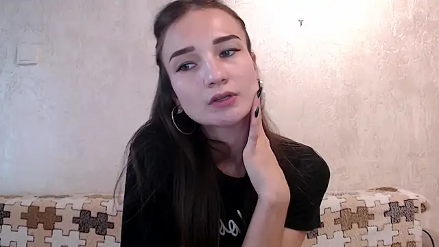 Snapshot of RoyalDessertt chatting on November 2025 08:15:02 AM RoyalDessertt online show from November 2025 08:15:02 AM