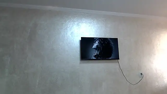 Snapshot of RoyalDessertt chatting on December 2025 07:24:01 AM RoyalDessertt online show from December 2025 07:24:01 AM