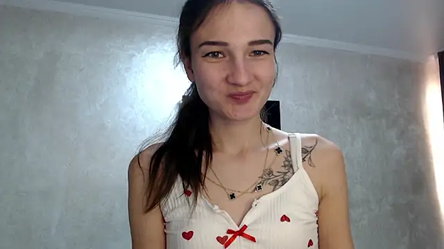 Snapshot of RoyalDessertt chatting on December 2025 08:45:01 AM RoyalDessertt online show from December 2025 08:45:01 AM