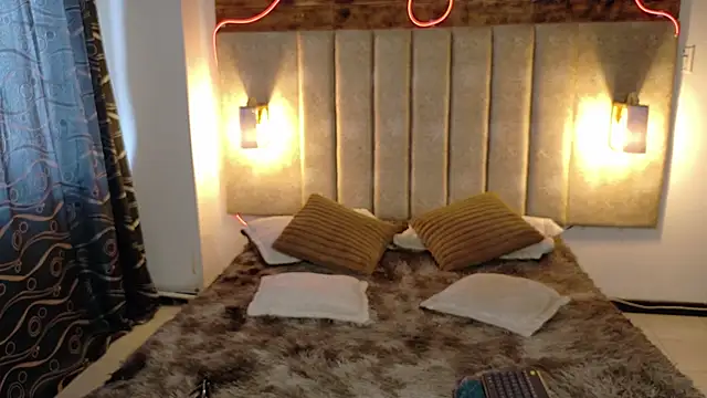 Snapshot of Alektra_bryce chatting on September 2025 07:39:02 PM Alektra bryce online show from September 2025 07:39:02 PM