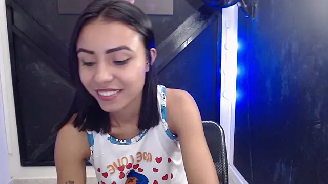 Snapshot of julieta_fn chatting on March 2025 07:06:01 PM julieta fn online show from March 2025 07:06:01 PM