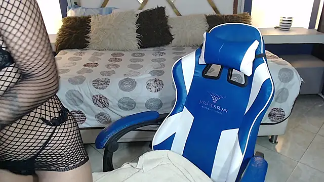 Snapshot of julieta_fn chatting on March 2025 02:14:02 AM julieta fn online show from March 2025 02:14:02 AM