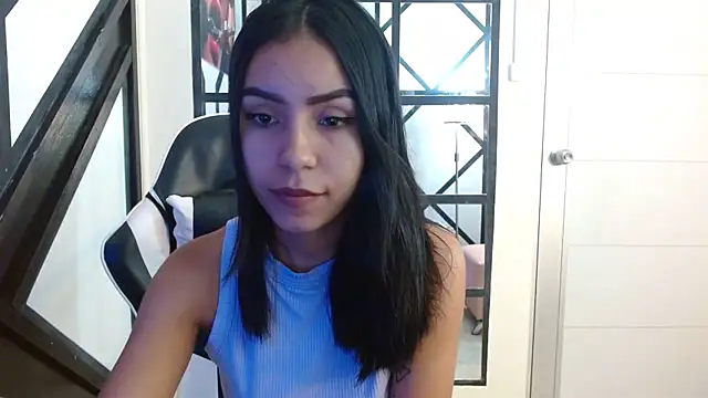 Snapshot of julieta_fn chatting on September 2025 02:17:02 PM julieta fn online show from September 2025 02:17:02 PM