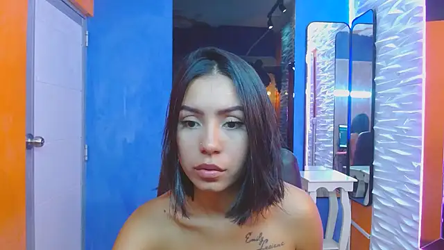 Snapshot of julieta_fn chatting on December 2025 01:42:01 PM julieta fn online show from December 2025 01:42:01 PM