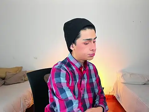 Snapshot of steve__gray chatting on February 2025 02:00:02 PM steve gray online show from February 2025 02:00:02 PM