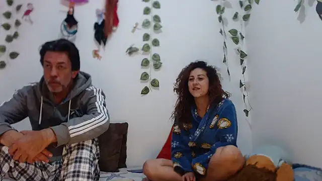 jeans and emma online show from March 2025 10:24:01 AM