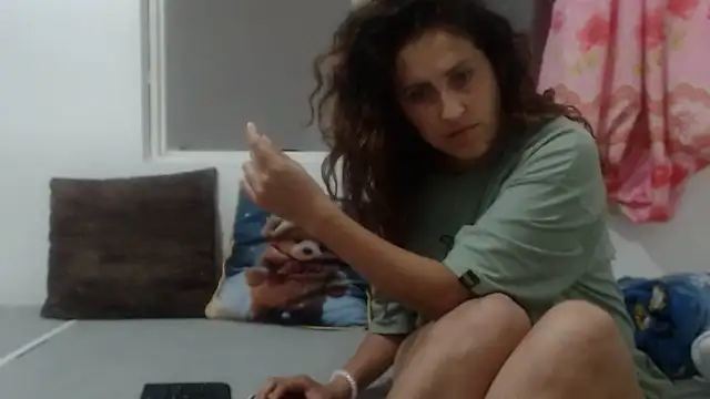 jeans and emma online show from September 2025 12:00:02 AM